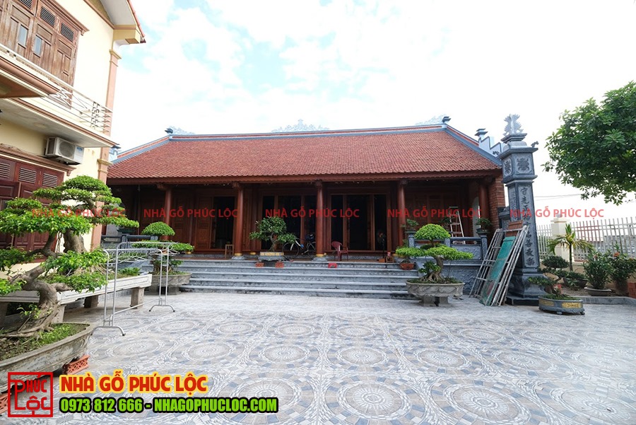 Nhà gỗ 5 gian thông hiên