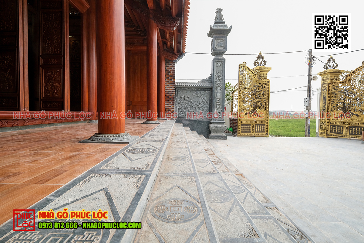 Đặt tam cấp chính giữa hiên – cân đối mặt tiền
