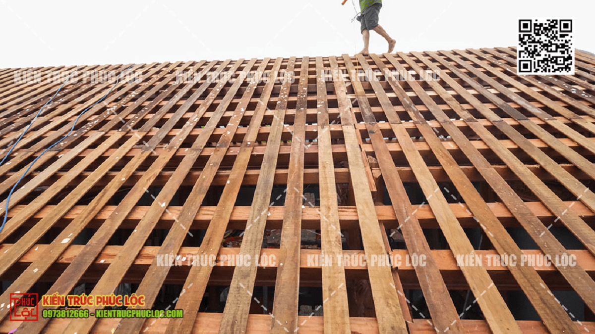 Cần xử lý chống mối mọt khi làm rui nhà gỗ